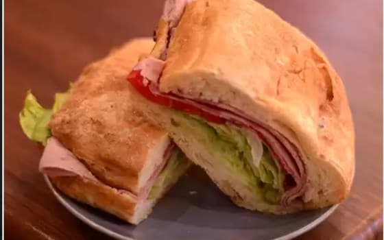 ساندویچ ژامبون گوشت